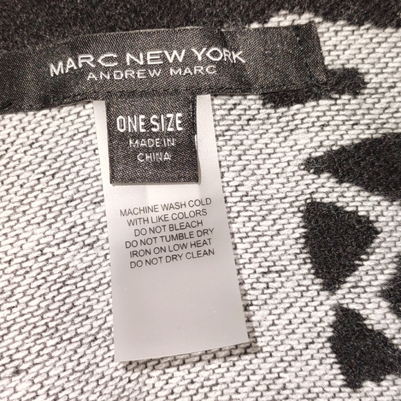 Women's Poncho Shawl - Picture 4 of 5